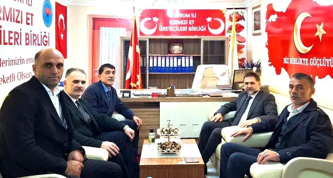 Yakutiye Belediye Başkanı Dr. Mahmut Uçar, beraberinde AK Parti Yakutiye