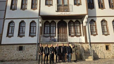 Divan Edebiyatı’nın ünlü ismi Mehmet Fenni Efendi’nin 30 el yazma