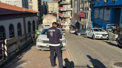 Zonguldak’ta gelişigüzel park edilen araçların sürücülerine cezai işlem uygulandı. Zonguldak