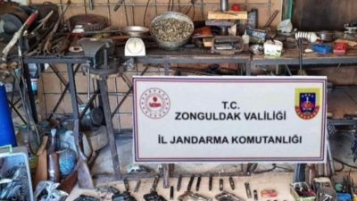 Zonguldak’ın Çaycuma ilçesinde jandarma ekiplerinin düzenlediği operasyonda, silah imalathanesi olarak