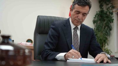 Bayburt Mesleki ve Teknik Anadolu Lisesi Müdürü Ensar Çeker (58),