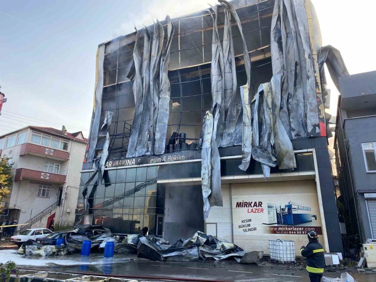 Kocaeli’nin Dilovası ilçesinde 7 kişinin hayatını kaybettiği parfüm fabrikası yangınına