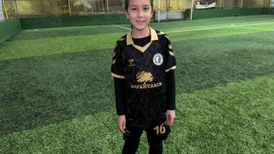 Kocaeli’nin Darıca ilçesinde oynadığı futbol ve attığı şık gollerle dikkatleri