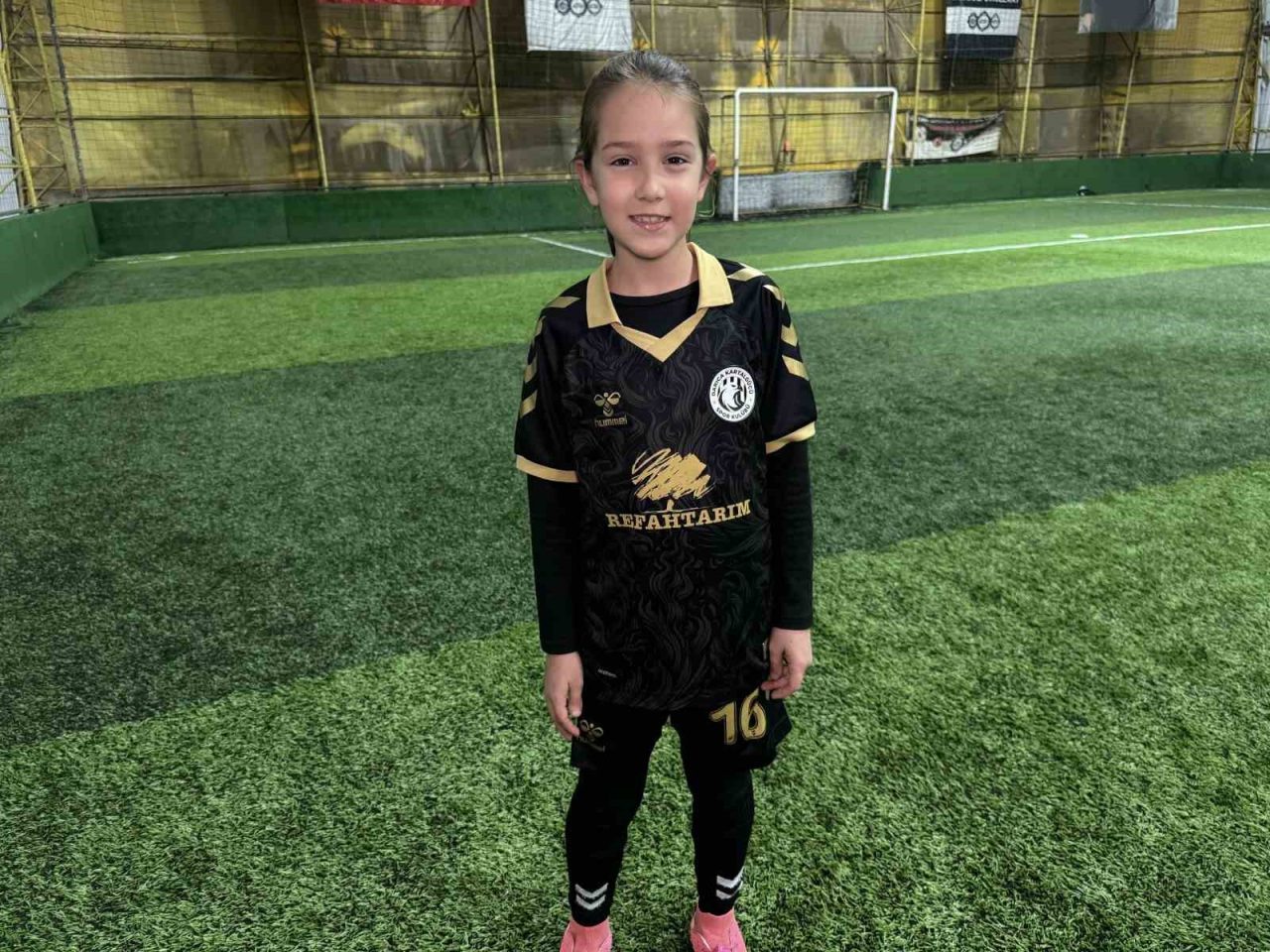 Kocaeli’nin Darıca ilçesinde oynadığı futbol ve attığı şık gollerle dikkatleri