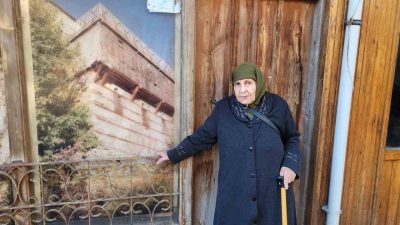 Erzincan’ın Kemaliye ilçesine bağlı Sandık köyünde yaşayan 90 yaşındaki Fikriye