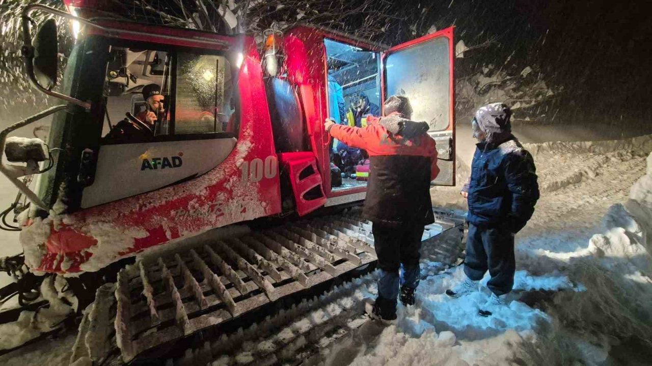 Kastamonu’nun Azdavay ilçesinde kemoterapi alması gereken ve kar sebebiyle köyde