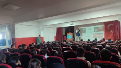 Akyaka’da öğrencilere yönelik farkındalık çalışmaları sürüyor. Bu kapsamda, İl Emniyet