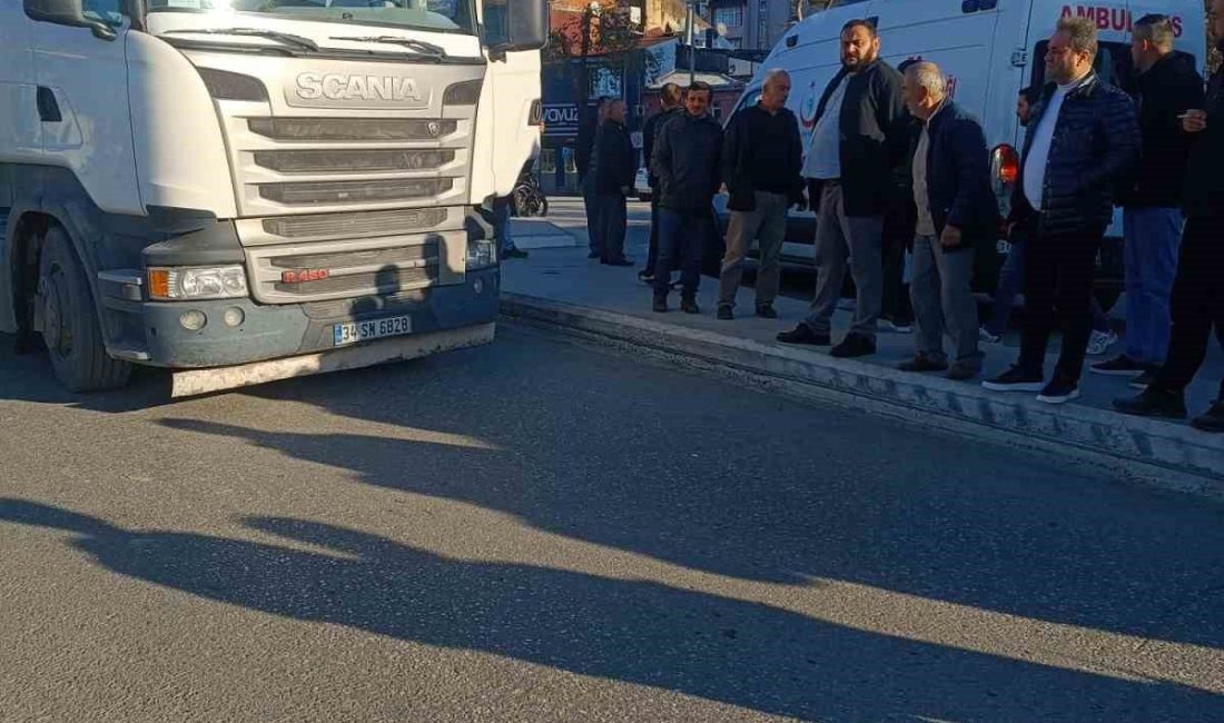 Zonguldak’ın Alaplı ilçesinde karşıya geçmek isteyen 13 yaşındaki çocuğa, tır