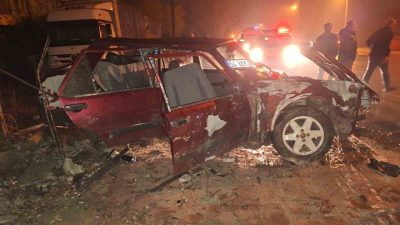 Sakarya’nın Akyazı ilçesinde alkollü sürücü, sollama yaptığı esnada otomobilin kontrolünü