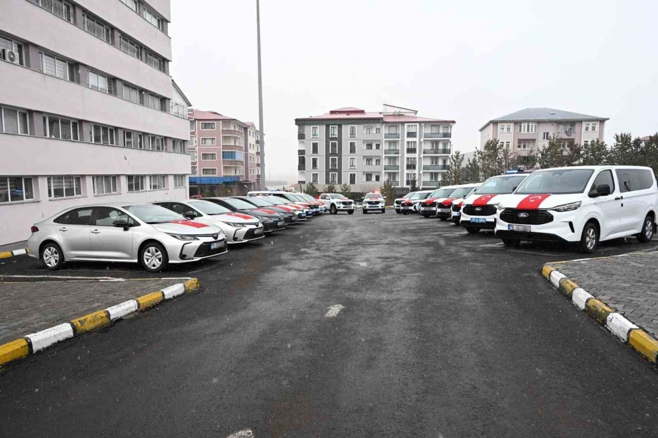 Ardahan’da emniyet teşkilatına tahsis edilen yeni araçların hizmete girmesi nedeniyle