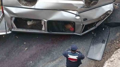 Artvin’de bu sabah meydana gelen trafik kazasında 2’si kardeş 3