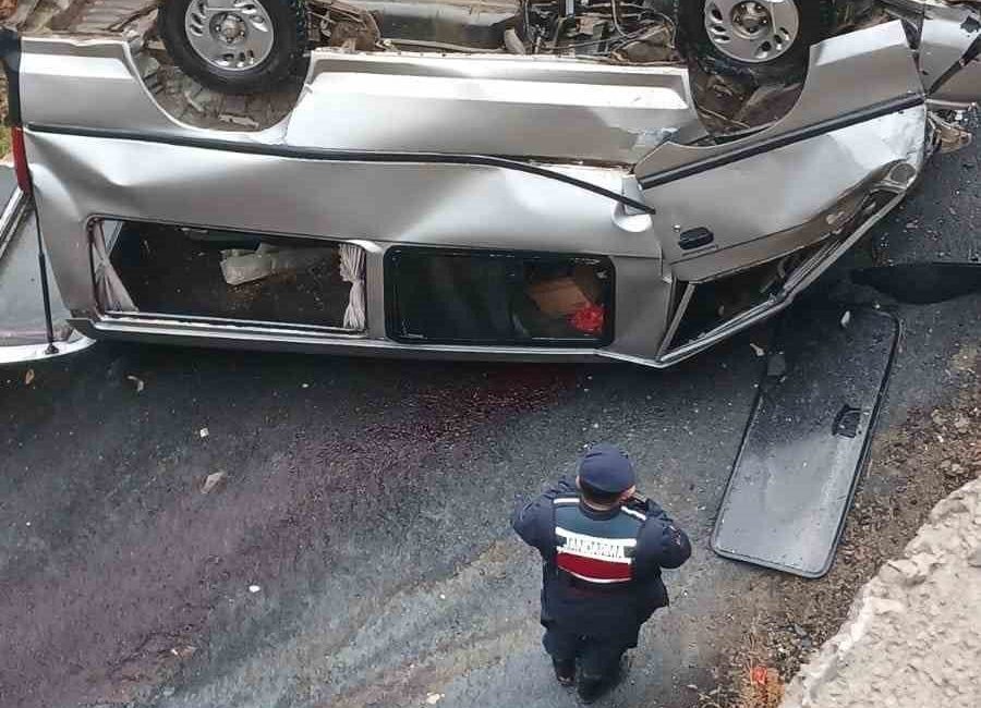 Artvin’de bu sabah meydana gelen trafik kazasında 2’si kardeş 3