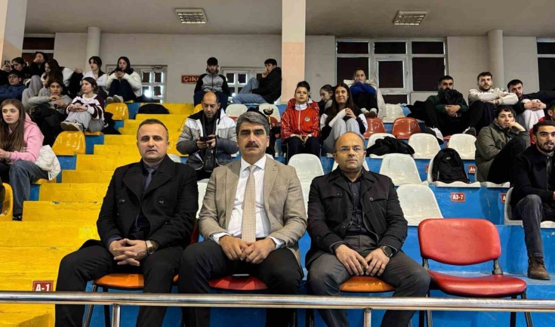 Erzurum’da okul sporları kapsamında düzenlenen voleybol müsabakalarında Aşkale Mesleki ve