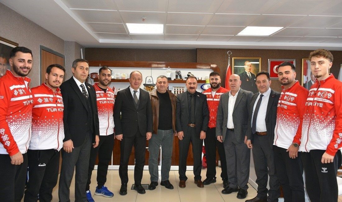 Finlandiya’da yapılan Avrupa Curling Şampiyonasında B Klasmanında Avrupa üçüncüsü olan