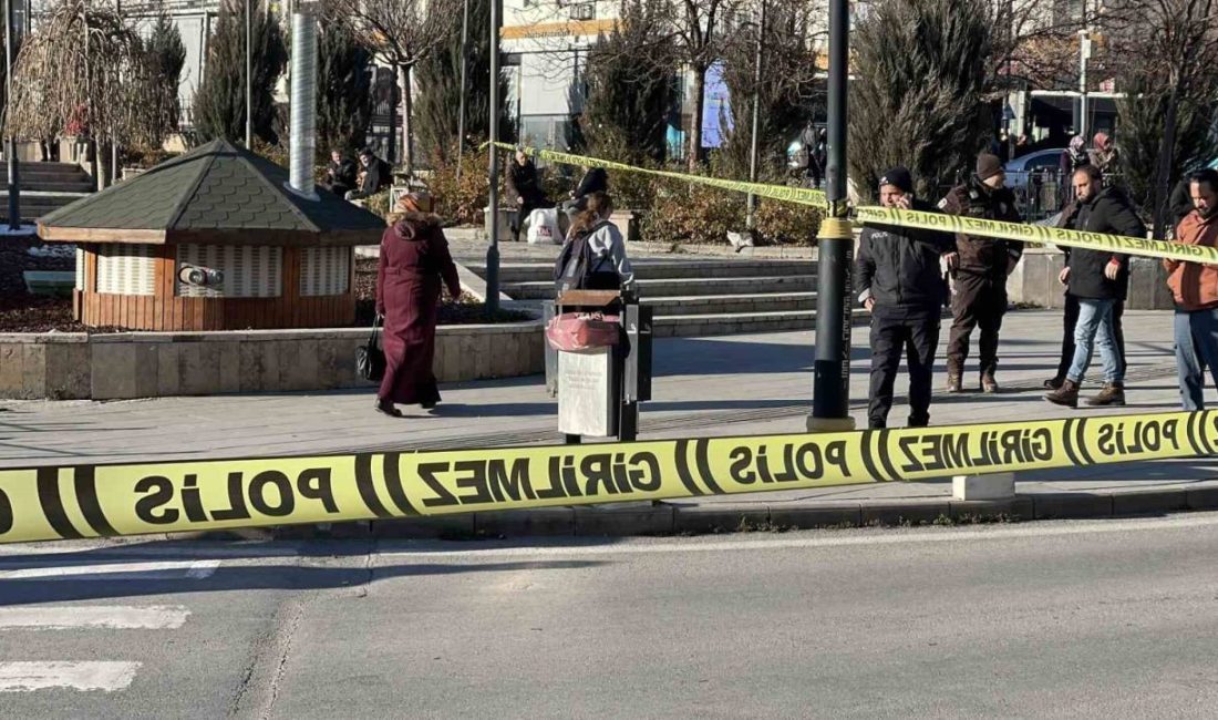 Sivas’ta çöp kutusunun üzerine bırakılan ayakkabı kutusu, polis ekiplerini harekete