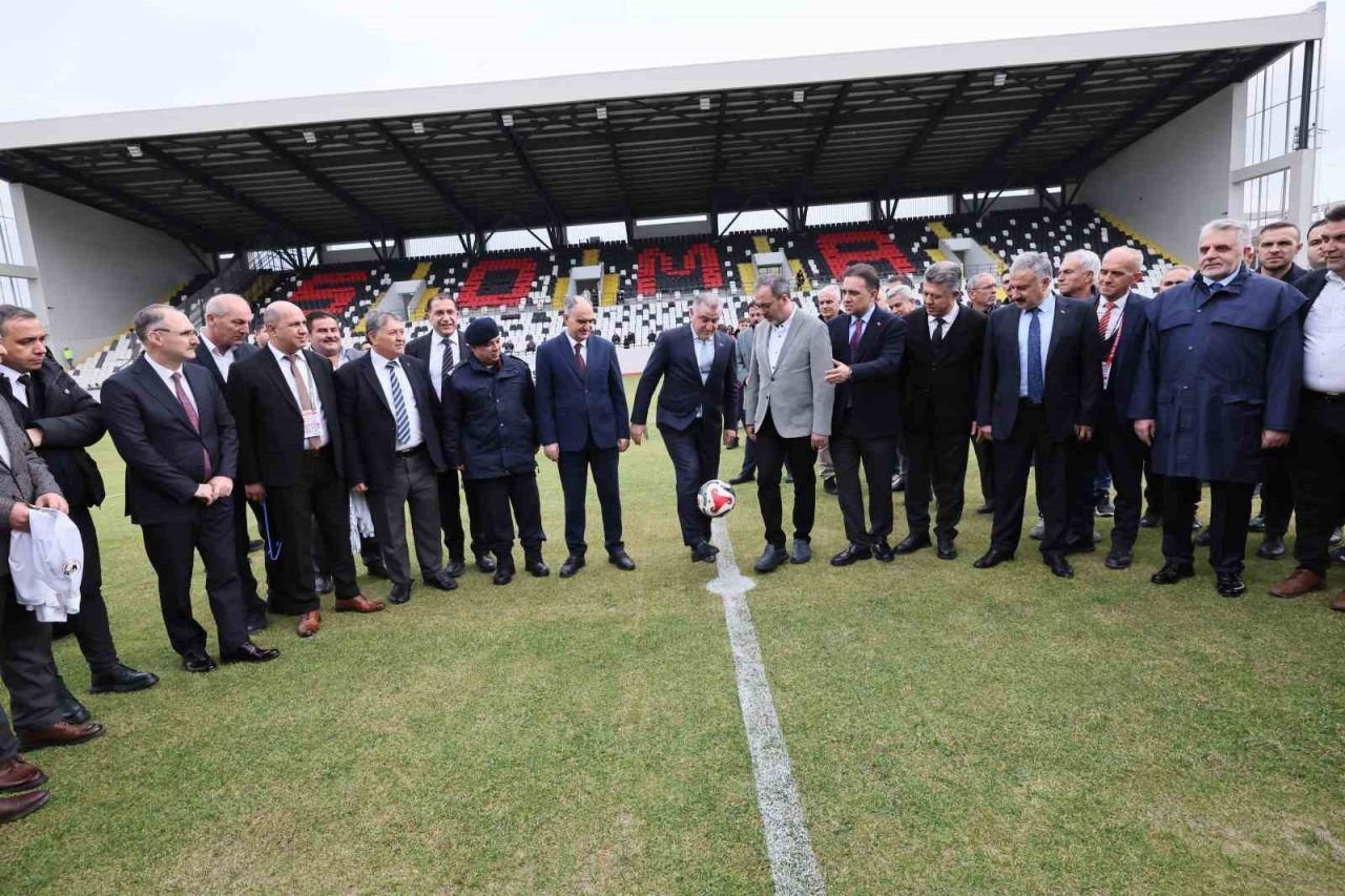 Gençlik ve Spor Bakanı Osman Aşkın Bak, Manisa’nın Soma ilçesinde
