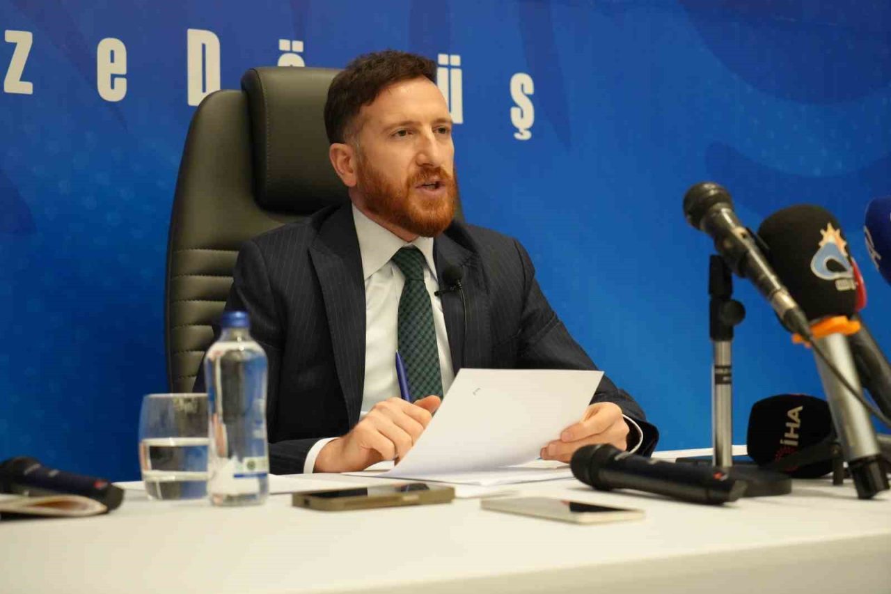 Erzurumspor FK Başkanı Ahmet Dal, düzenlediği basın toplantısında takımın ligdeki