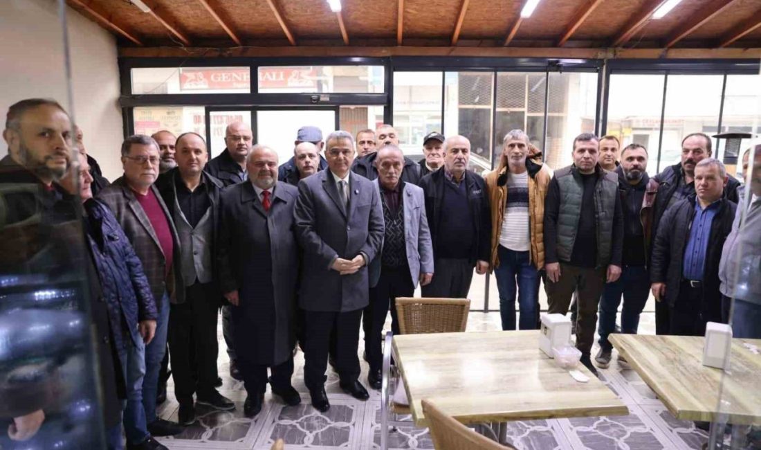 Samsun’un İlkadım Belediye Başkanı İhsan Kurnaz, İlyasköy Mahallesi esnafıyla bir