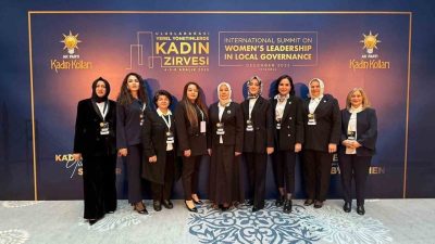 AK Parti Kayseri İl Kadın Kolları Başkanı Meral Koşar, kadınlara