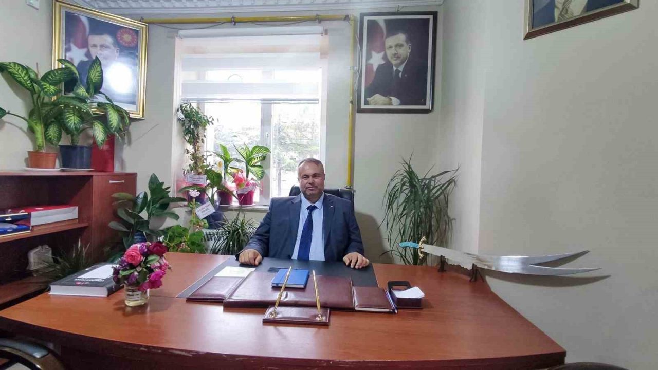 AK Parti Çifteler İlçe Başkanı Yakup Önür, CHP’li Çifteler Belediyesi’nin