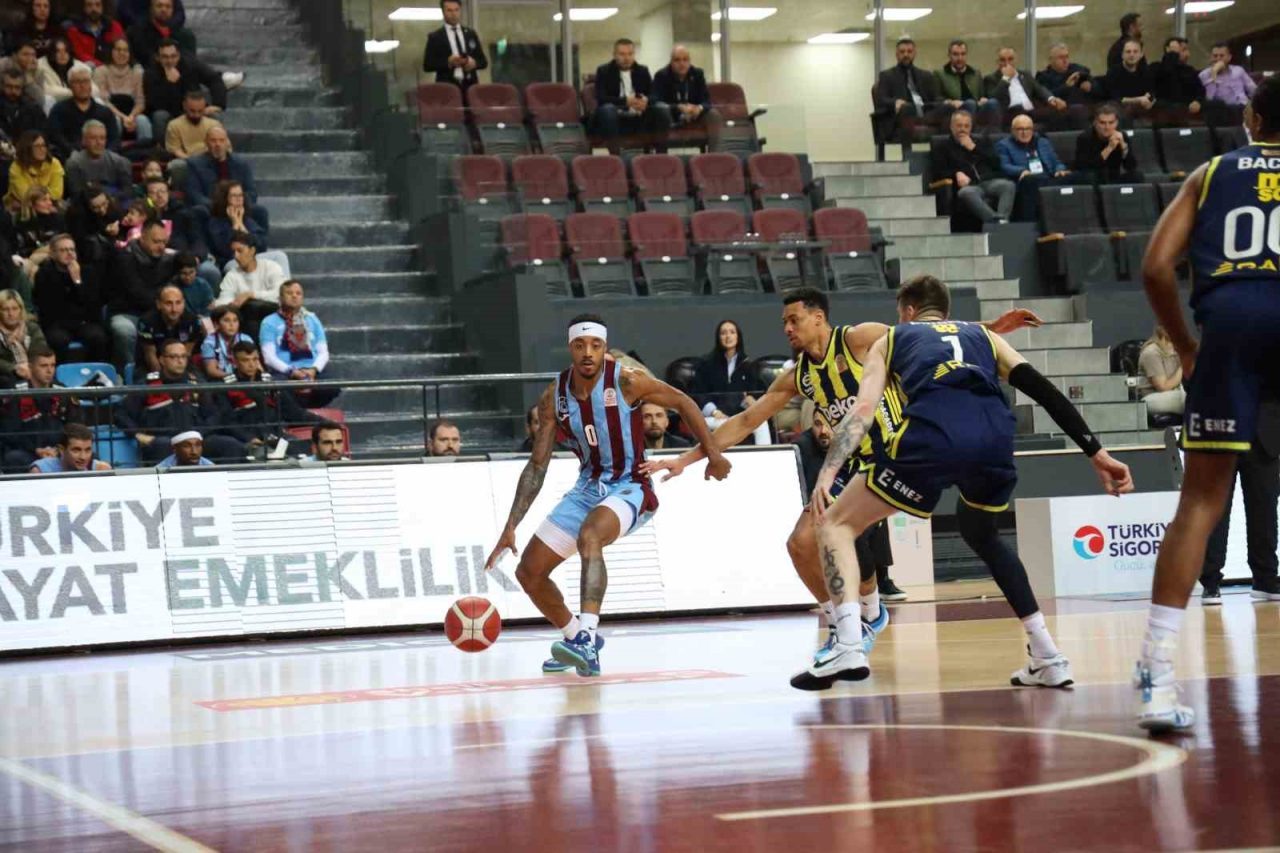 Basketbol Süper Ligi’nin 12. haftasında Trabzonspor evinde Fenerbahçe Beko’yu 99-73
