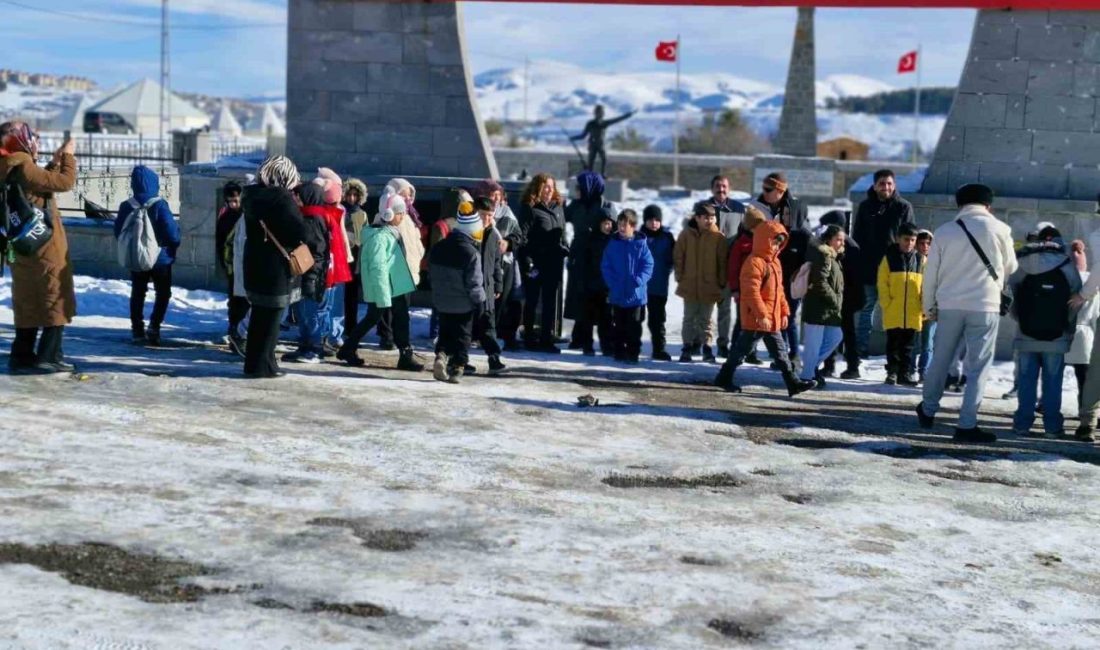 Erzurum’un Palandöken İlçesine bağlı Başöğretmen İlkokulu öğrencilerinin oluşturduğu bir grup,