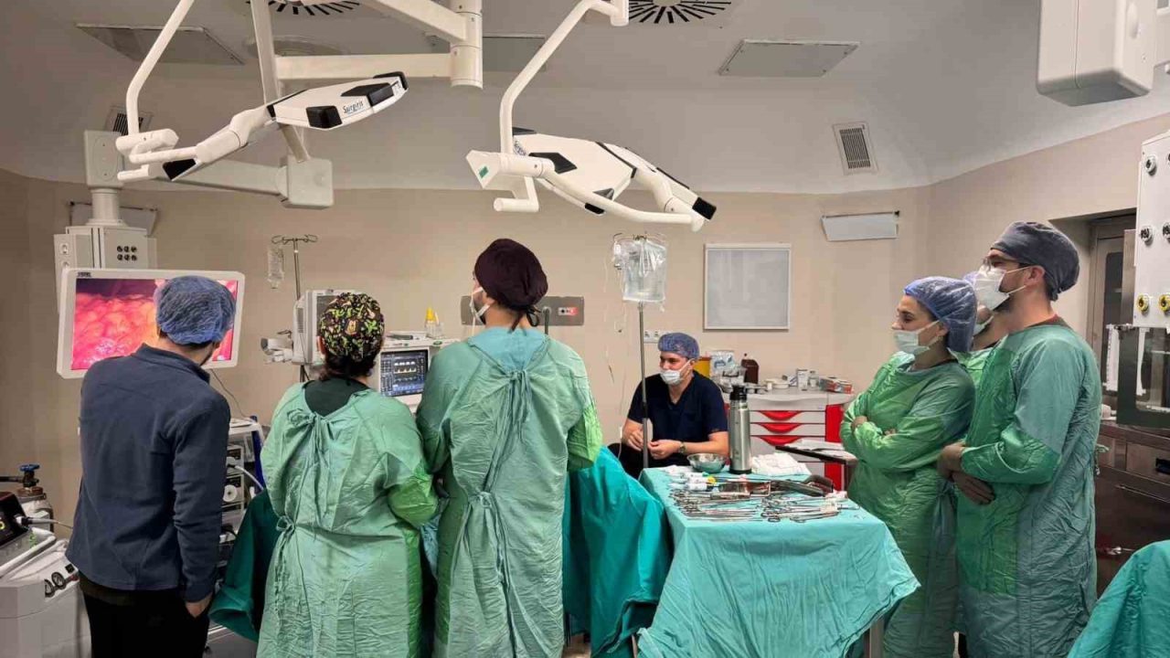 Türkiye’de sayılı merkezlerde uygulanan V-Notes izsiz cerrahi yöntemi, Bayburt’ta ilk