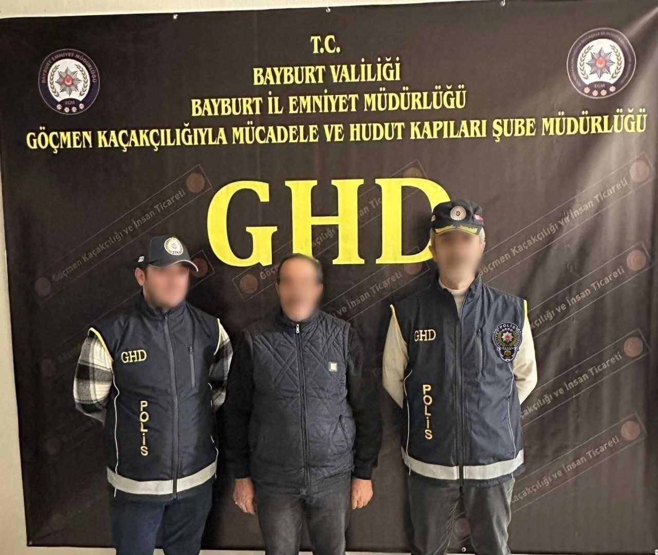 Bayburt’ta Göçmen Kaçakçılığıyla Mücadele ve Hudut Kapıları Şube Müdürlüğü ekiplerince