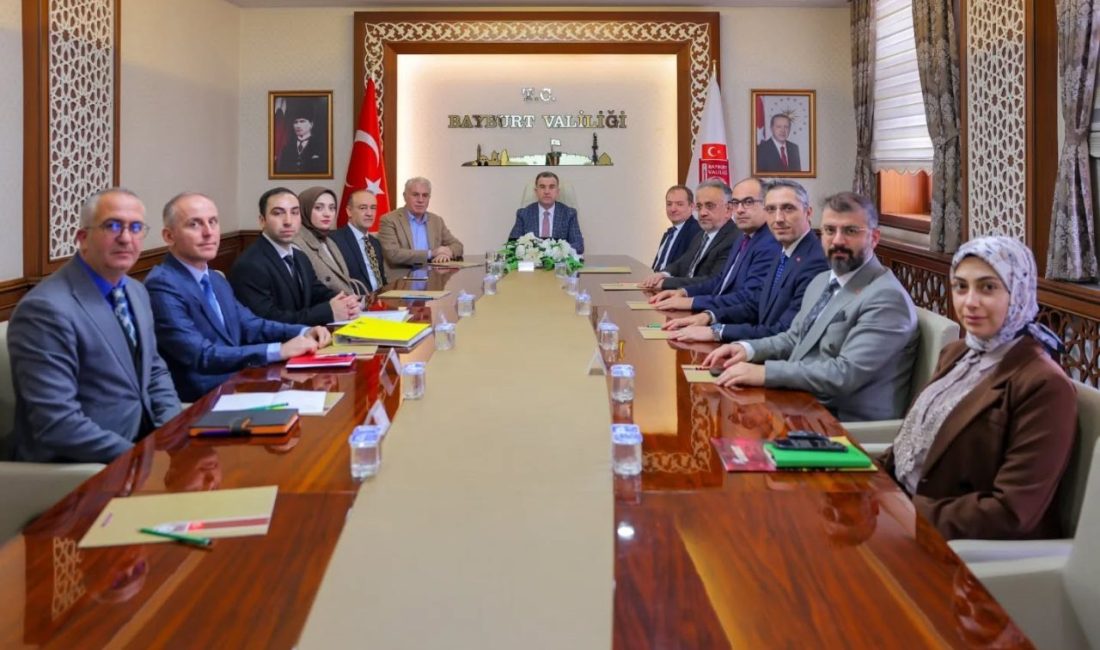 Bayburt Valisi Mustafa Eldivan başkanlığında düzenlenen İl Hayvanları Koruma Kurulu