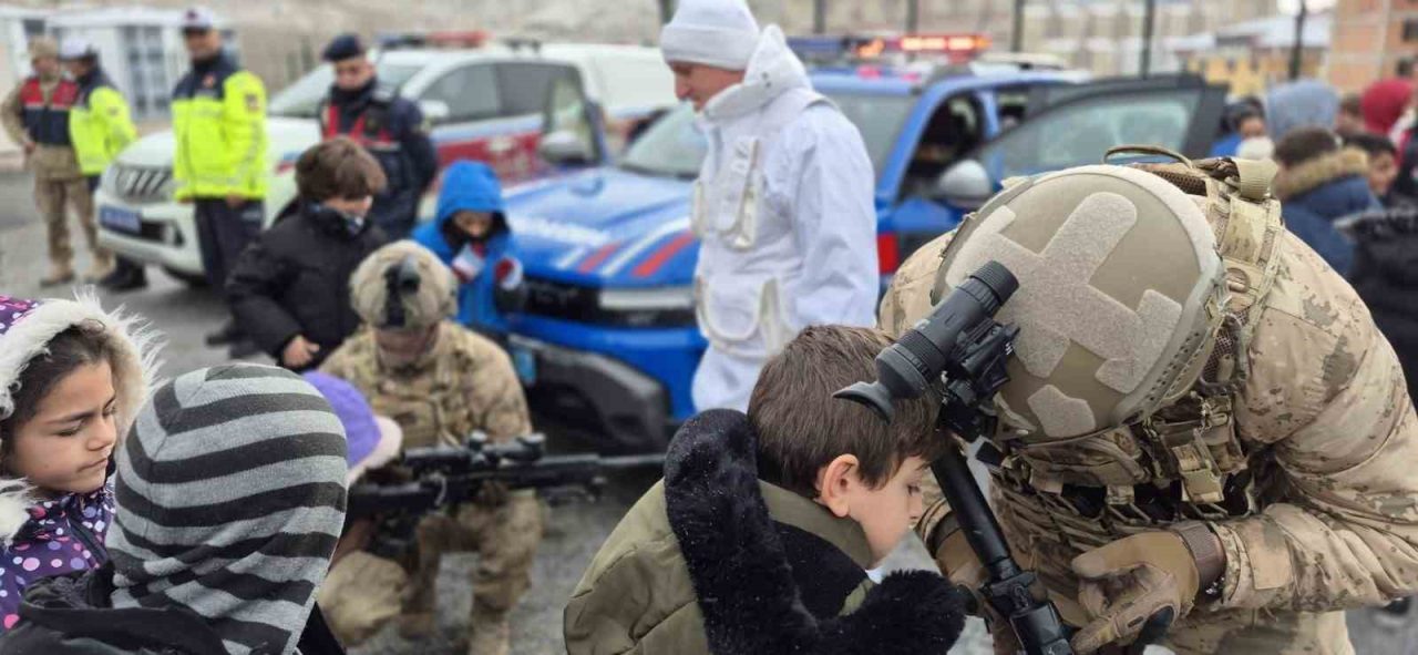 Bayburt İl Jandarma Komutanlığı ekipleri tarafından Tutum, Yatırım ve Türk