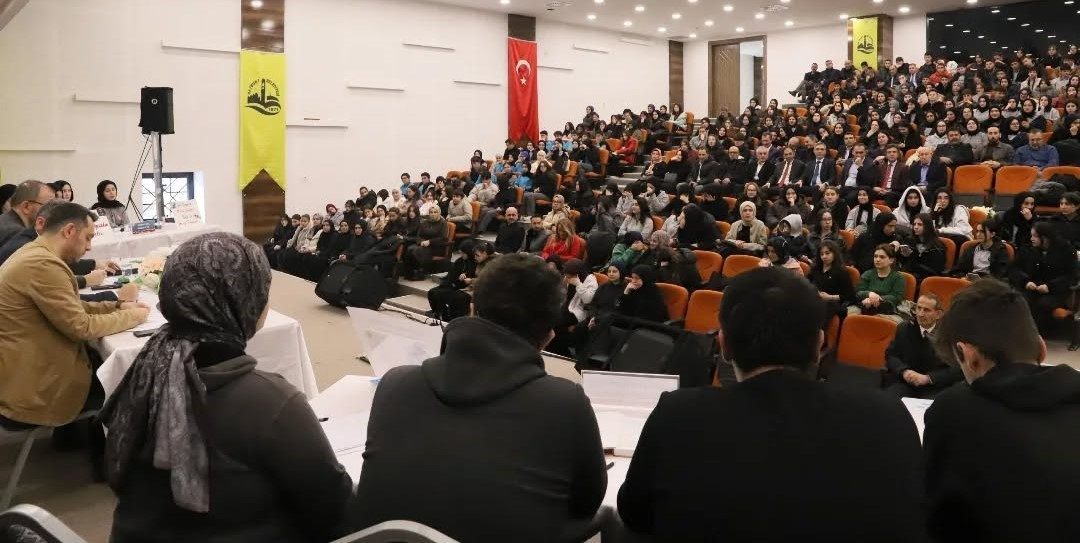 Bayburt İl Milli Eğitim Müdürlüğü tarafından düzenlenen Liseler Arası Münazara