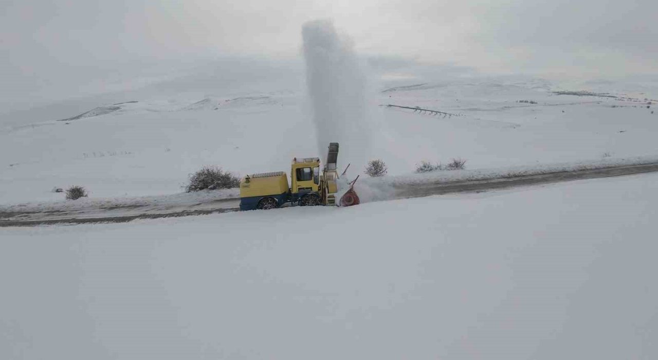 Bayburt İl Özel İdaresi, kar yağışının ardından il genelindeki 170