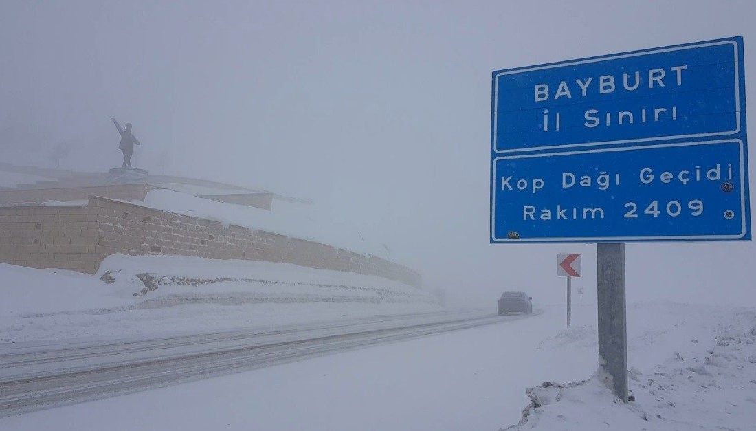 Aralık ayının gelmesiyle birlikte Bayburt’un yüksek kesimlerinde kar yağışı etkili