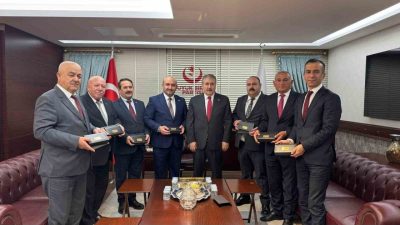 AK Parti Eskişehir İl Başkanı Gürhan Albayrak ve ilçe belediye