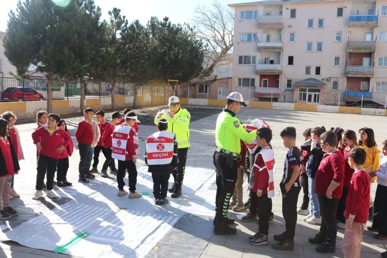 Erzincan İl Emniyet Müdürlüğü Çayırlı İlçe Emniyet Amirliği ekipleri, 29