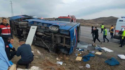 Sivas’ın İmranlı ilçesinde cezaevi nakil aracı devrildi. İlk belirlemelere göre