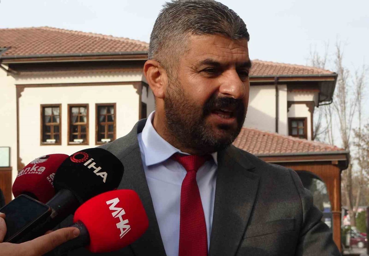 Cumhuriyet Halk Partisi’nden (CHP) istifa eden Malatya Büyükşehir Belediye Meclis