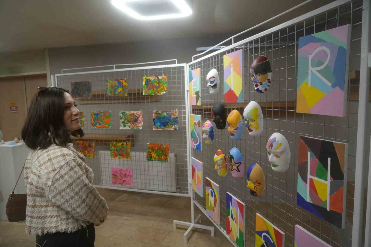 Erzurum’da 4 ay süren etkinlik sonunda özel ihtiyaçlı 12 kız