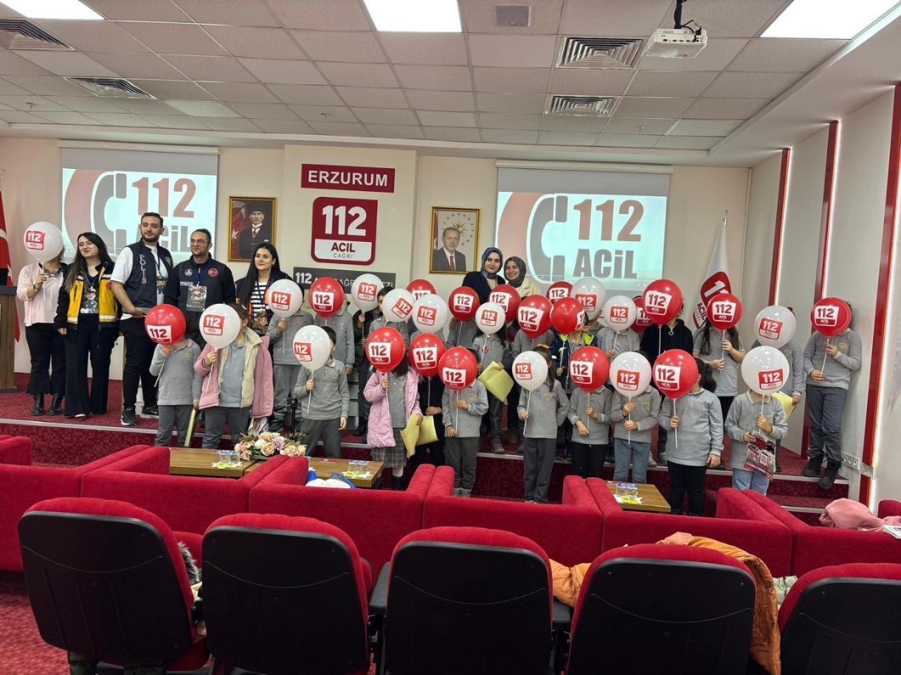 Erzurum’da çocuklara 112 farkındalığını aşılamak amacıyla bir etkinlik düzenlendi. Çocuklarda