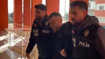 Kocaeli’nin İzmit ilçesinde U-12 Ligi’nde oynanan müsabaka sırasında kadın hakeme