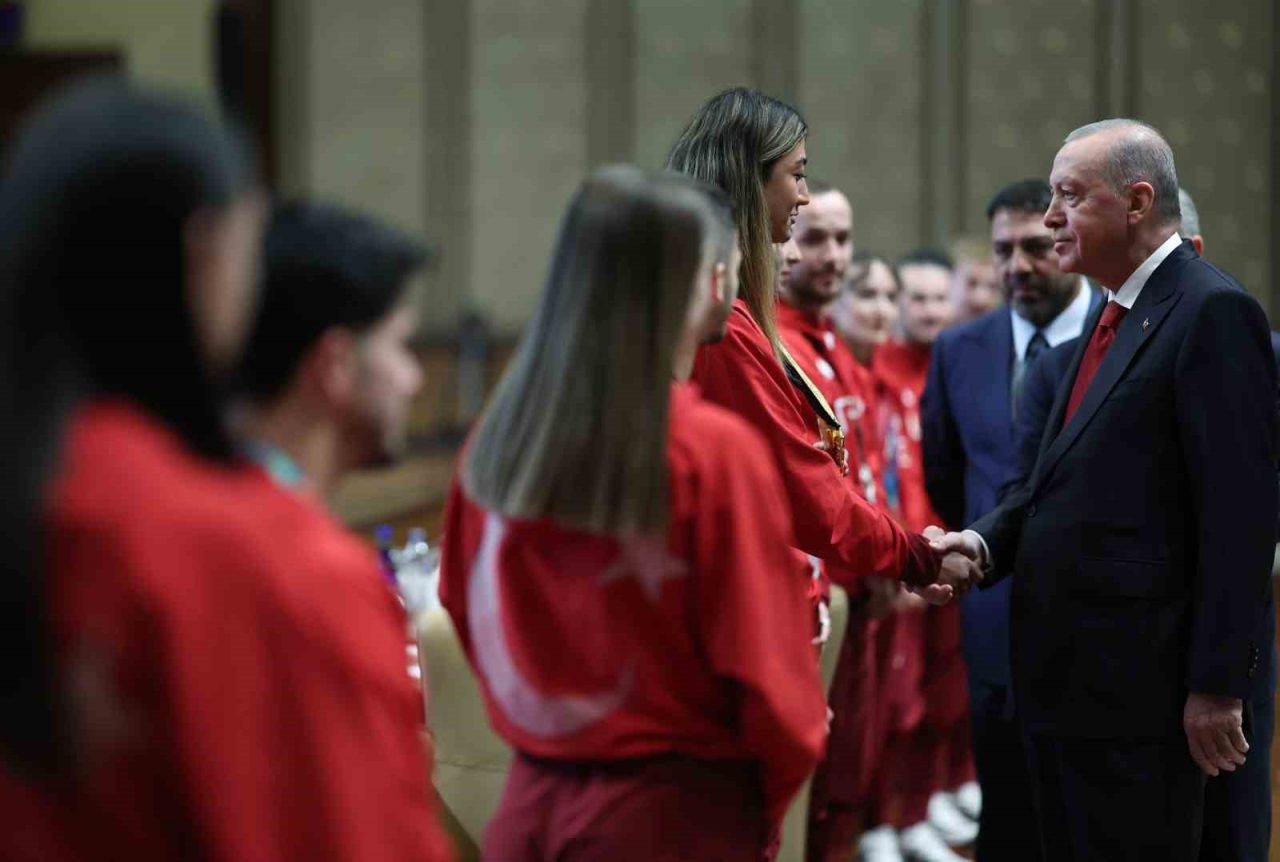 Cumhurbaşkanı Recep Tayyip Erdoğan, “Diğer alanlarda olduğu gibi, sporda da