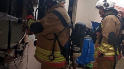 Hatay’da depremzedelerin yaşadığı konteynerde çıkan yangın, çevreye sıçramadan söndürüldü. Yangın,