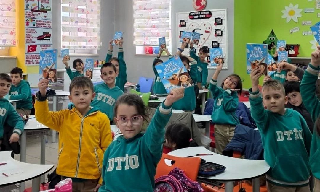 Demirkent TOKİ Ortaokulu’nda, 2/A sınıfı öğretmeni Nermin Parmaksızoğlu rehberliğinde “Her