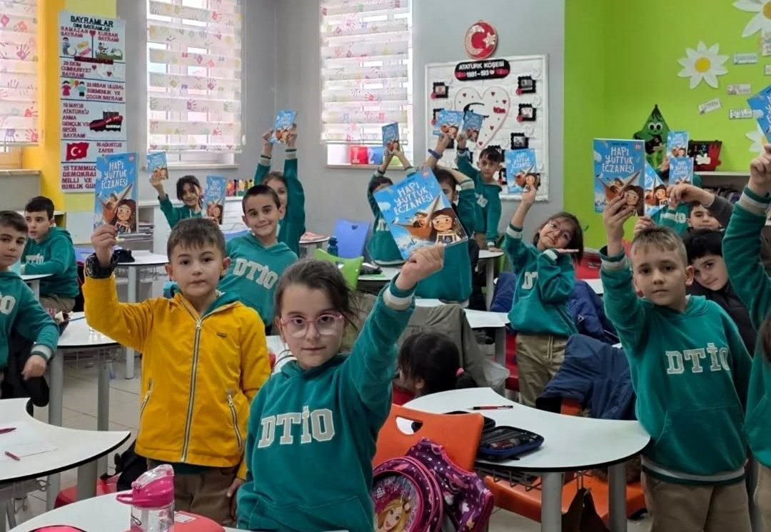 Demirkent TOKİ Ortaokulu’nda, 2/A sınıfı öğretmeni Nermin Parmaksızoğlu rehberliğinde “Her