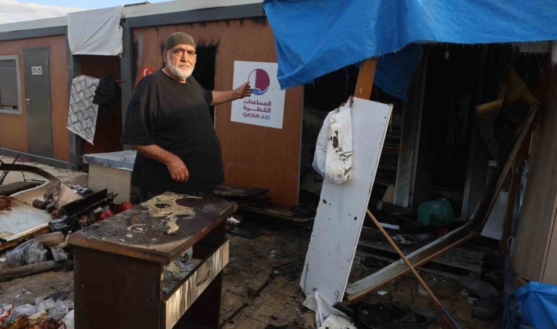 Hatay’da depremzede adamın ve eşinin yaşadığı konteyner yuva yanarak kullanılmaz