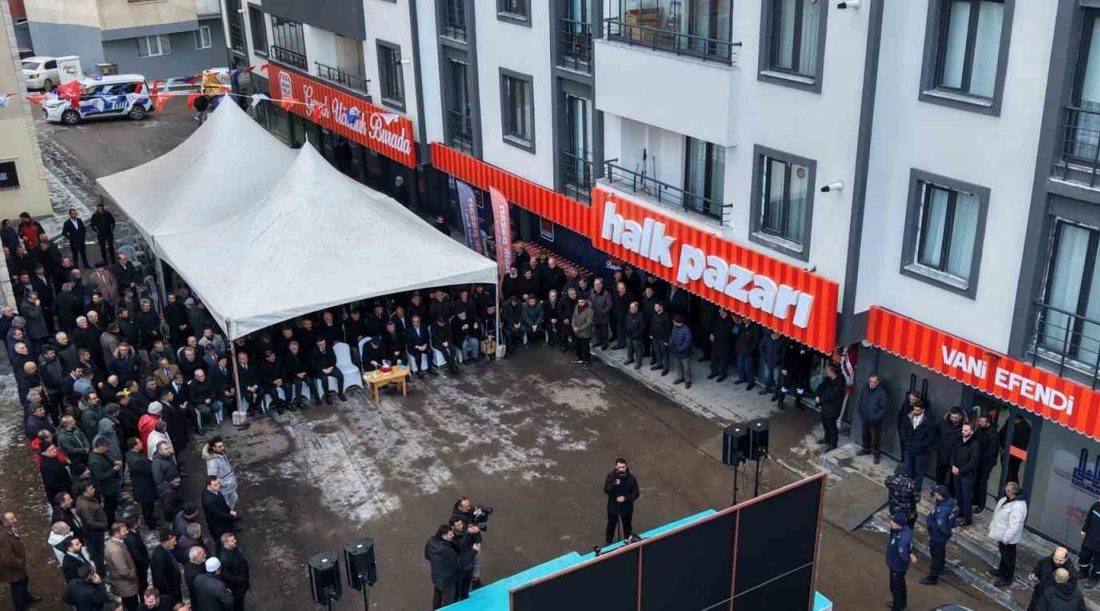 Erzurum Büyükşehir Belediyesi’nin sosyal belediyecilik anlayışıyla hayata geçirdiği Halk Pazarı