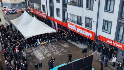 Erzurum Büyükşehir Belediyesi’nin sosyal belediyecilik anlayışıyla hayata geçirdiği Halk Pazarı