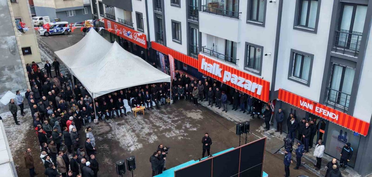 Erzurum Büyükşehir Belediyesi’nin sosyal belediyecilik anlayışıyla hayata geçirdiği Halk Pazarı