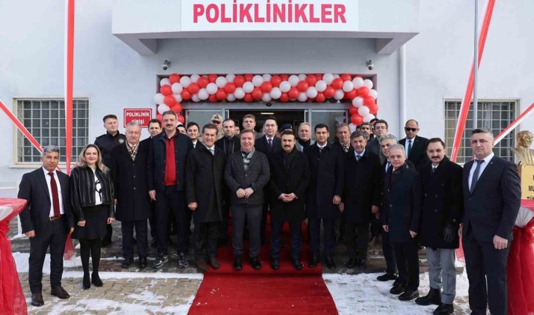 Erzincan Valisi Hamza Aydoğdu, beraberindeki protokol üyeleriyle birlikte Erzincan Ceza