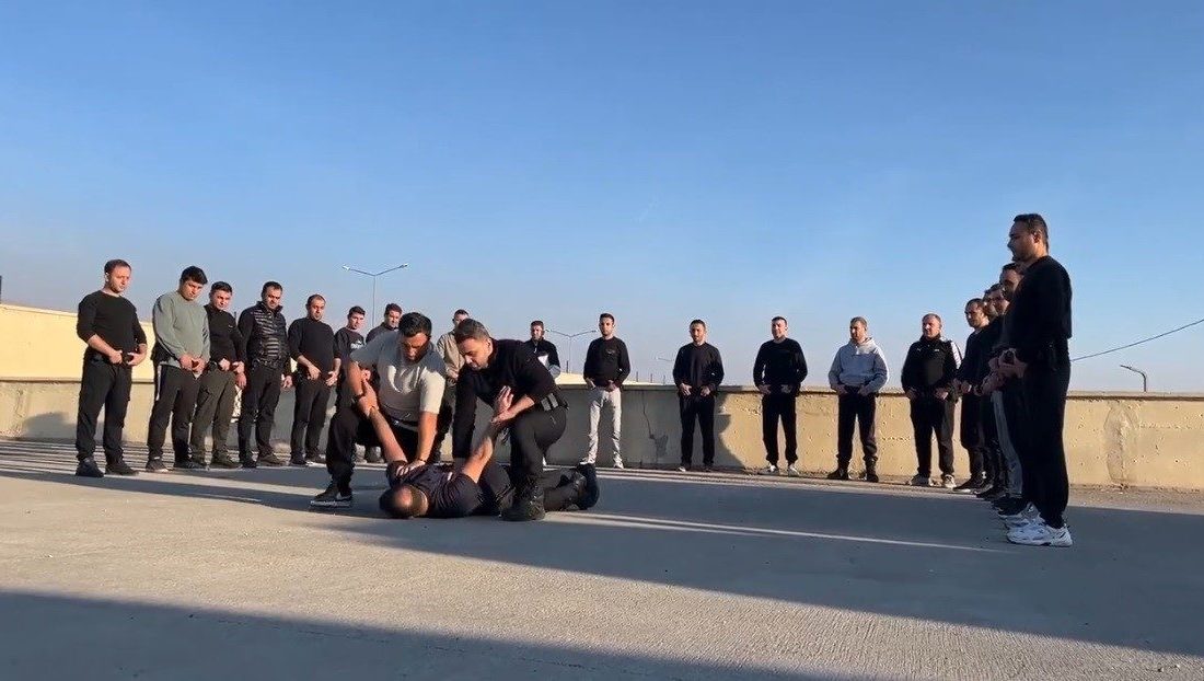 Erzincan’da çarşı ve mahalle bekçilerine uygulama eğitimi kursu düzenlendi. Erzincan